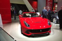 Czerwone Ferrari milionera